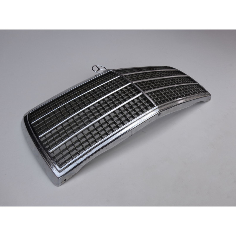 Grade Mercedes W114 W115 1974 à 1976 Original Usada Mod Maior