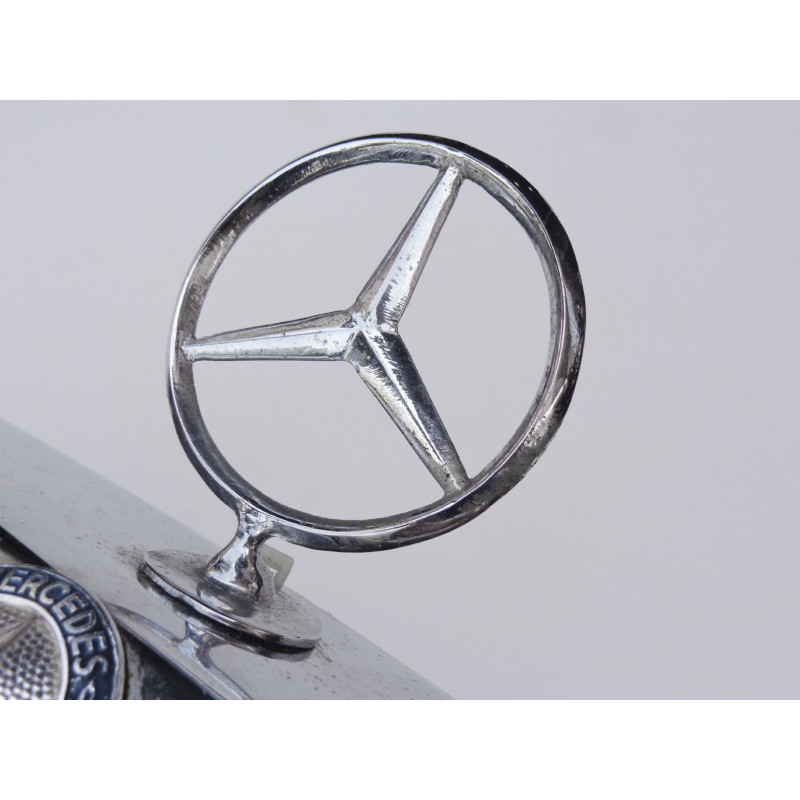 Grade Mercedes W114 W115 1974 à 1976 Original Usada Mod Maior