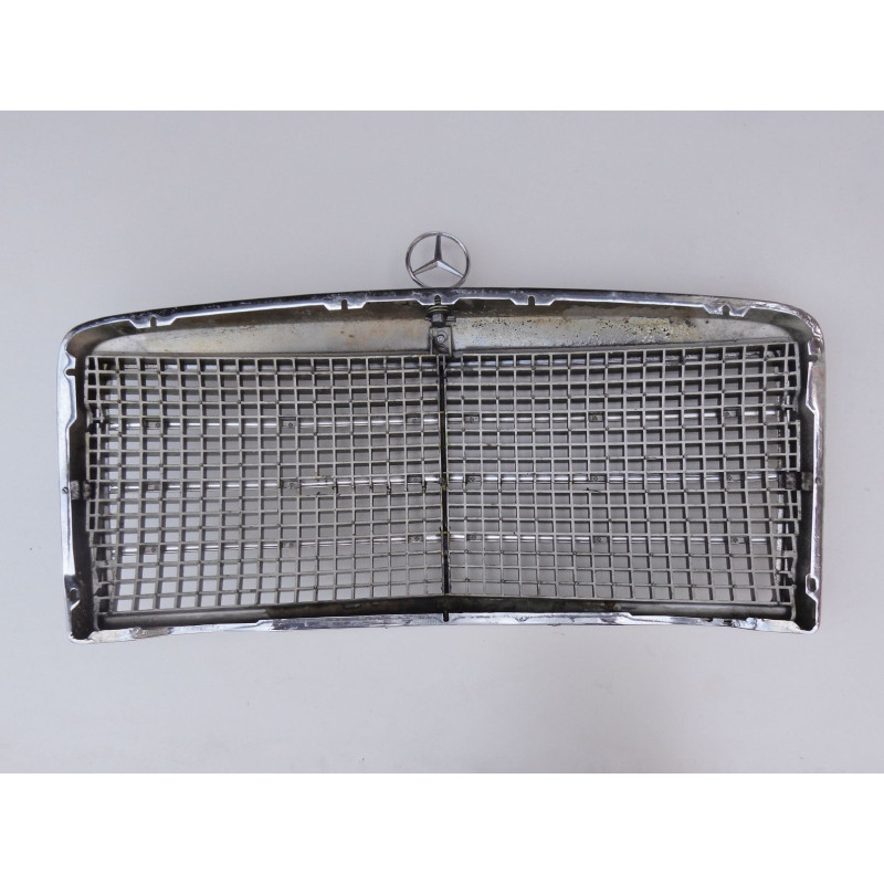 Grade Mercedes W114 W115 1974 à 1976 Original Usada Mod Maior