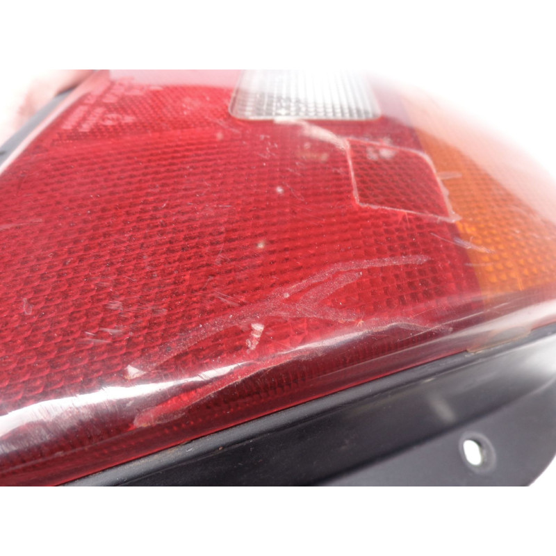 Lanterna Traseira Esquerda Daihatsu Charade Sedan 93 À 96 Original Usada