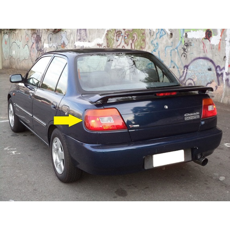 Lanterna Traseira Esquerda Daihatsu Charade Sedan 93 À 96 Original Usada
