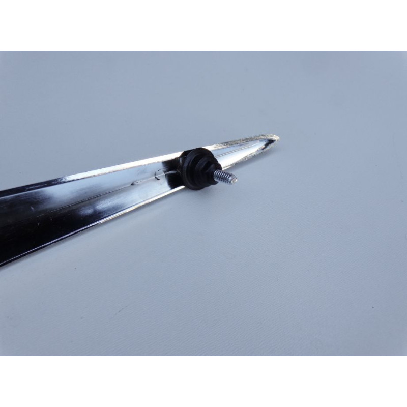 Emblema V Do Capô Chevrolet Passeio Bel Air 1956 Novo