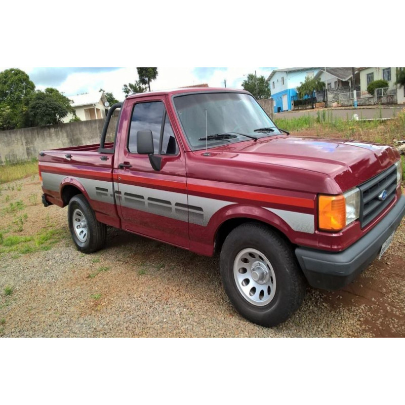 Saia Interna do Paralama F-1000 93 à 98 Nova Reprodução Plástico Esquerda