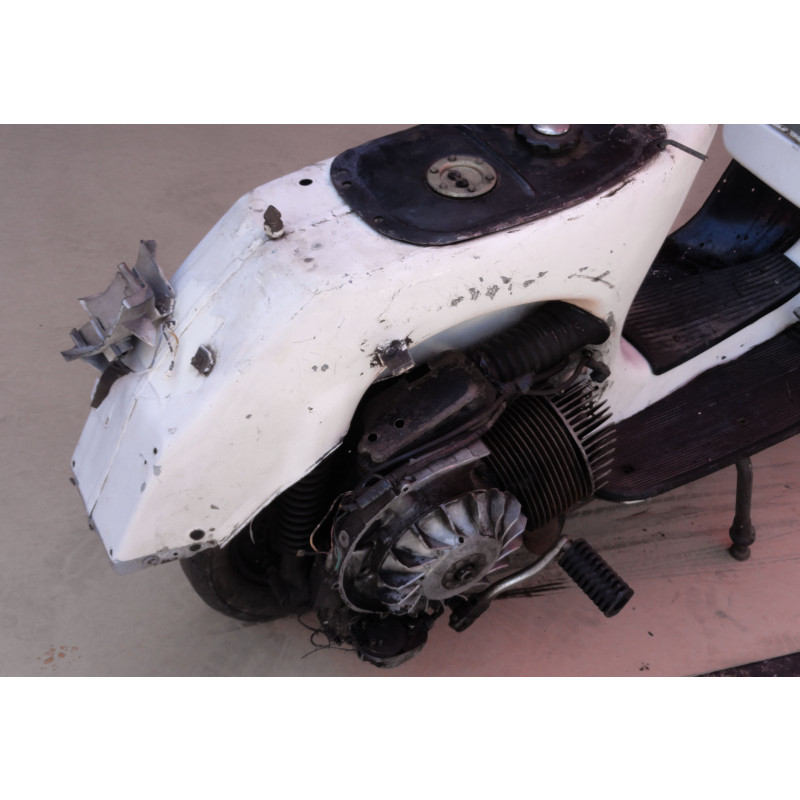 Sucata Moto Antiga Piaggio Vespa PX Década 80 No Estado Sem Documentação