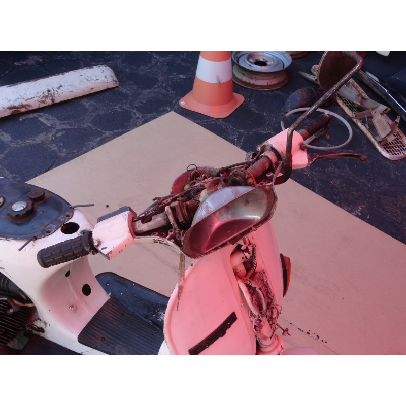 Sucata Moto Antiga Piaggio Vespa PX Década 80 No Estado Sem Documentação