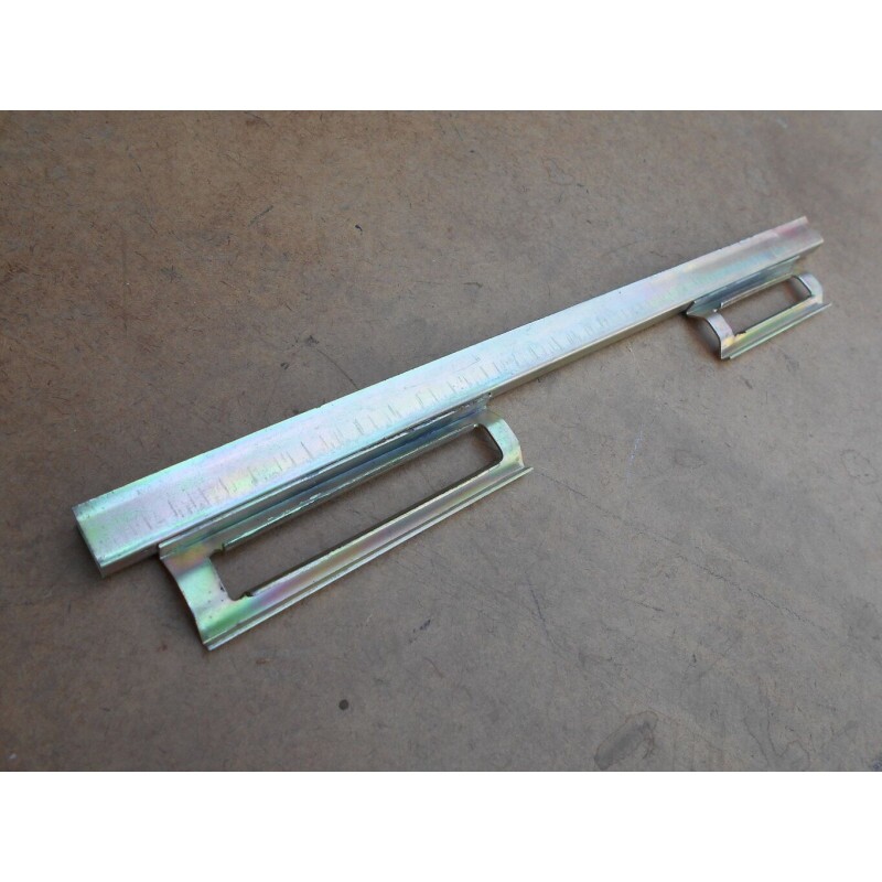 Suporte Calha Vidro Da Porta Direita F-75 Rural Ford Willys