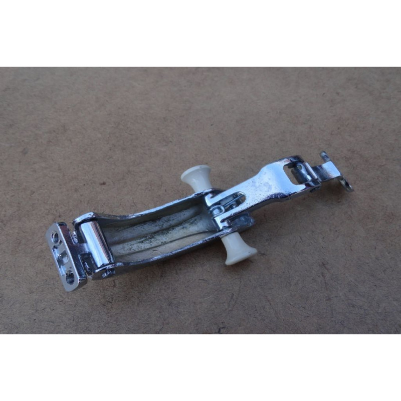 Trinco da Janela Lateral Basculante Kombi até 1975 Bege Novo