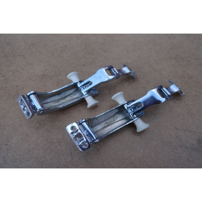 Trinco da Janela Lateral Basculante Kombi até 1975 Bege Novo - Par