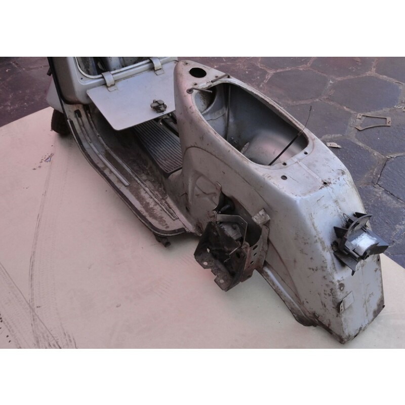 Sucata Moto Antiga Piaggo Vespa PX Década 80 No Estado Sem Documentação