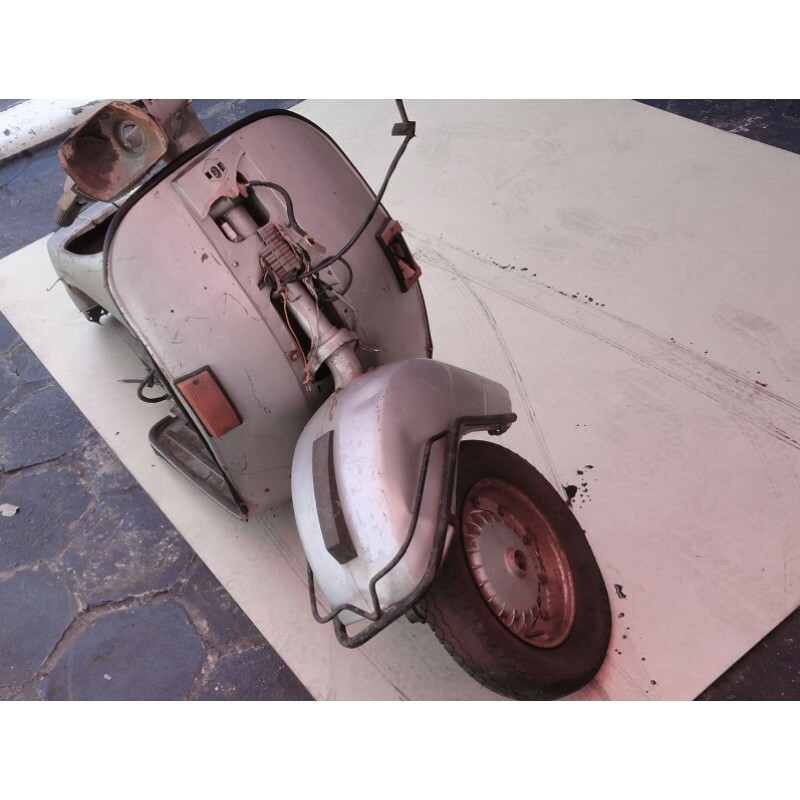 Sucata Moto Antiga Piaggo Vespa PX Década 80 No Estado Sem Documentação