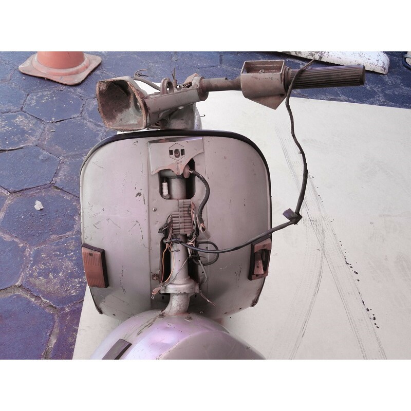 Sucata Moto Antiga Piaggo Vespa PX Década 80 No Estado Sem Documentação