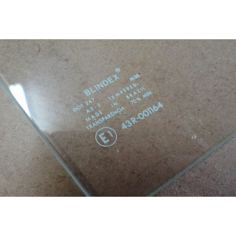 Vidro Ventarola Porta Traseira Veraneio 64 à 88 Incolor Blindex Original
