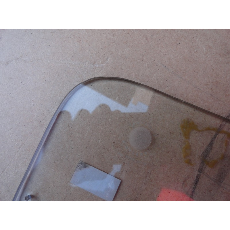 Vidro Lateral Traseiro Esquerdo Basculante VW TL Vidrobras Incolor Usado 