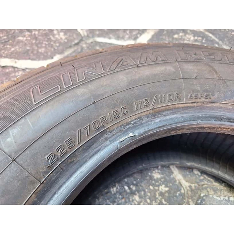 Pneu de carga 225/70 aro 15 Camionete Van Usado - Jogo