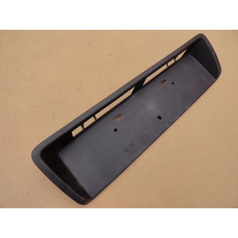 Aplique de Placa Centro Parachoque Traseiro Hilux 06 à 15