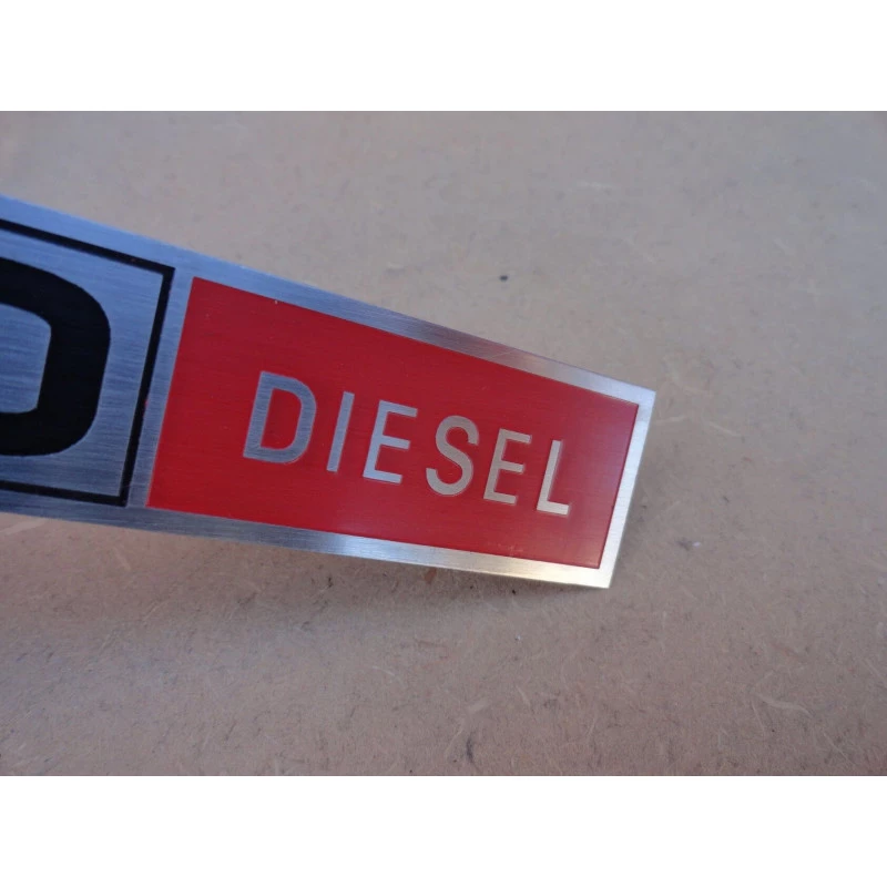Chapinha do Emblema Lateral Logo F-12000 Diesel 80 a 82 Nova - Par