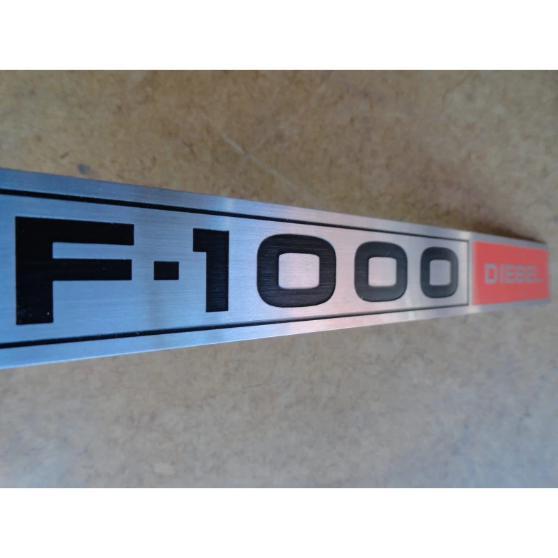 Chapinha do Emblema Lateral  Logo F-1000 Diesel 1980 a 1982