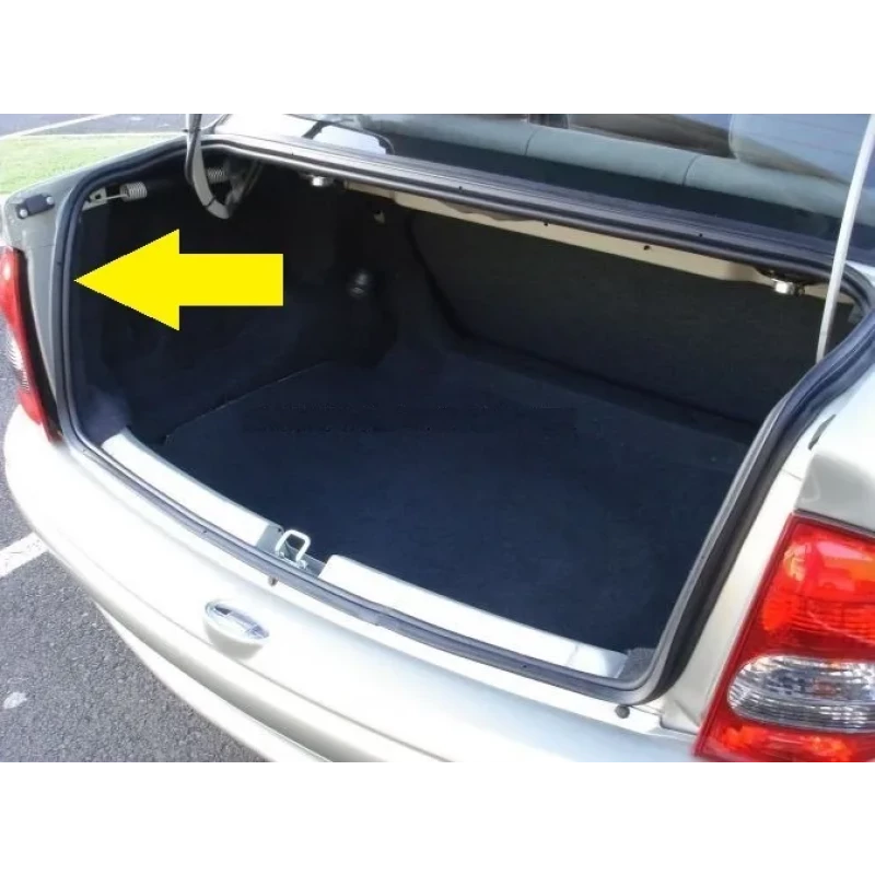 Corsa 2 e 4 Portas e Wagon após 1995 - Borracha Porta Malas