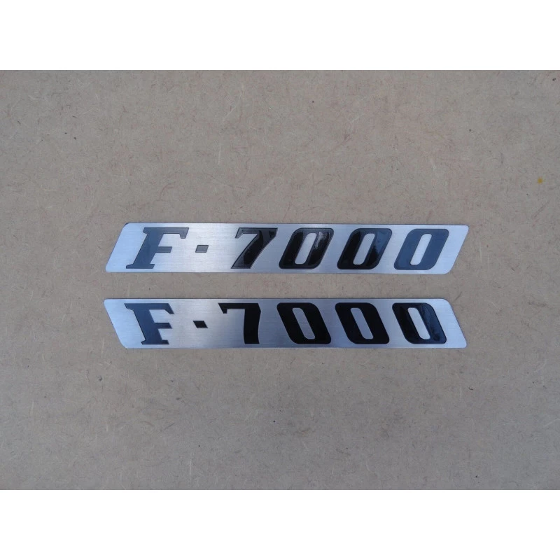 Emblema F-7000 do Emblema Lateral Capô F-7000 1972 a 1979 Par