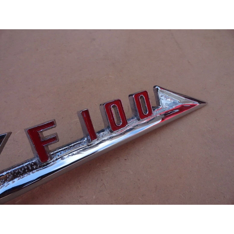 Emblema Lateral Capô F-100 V8 1965 a 1968 Original Cromado