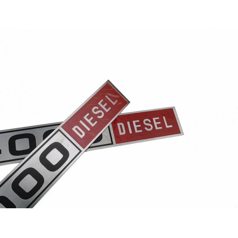 Chapinha Emblema Lateral Logo F-4000 Diesel 80 a 82 Nova Par