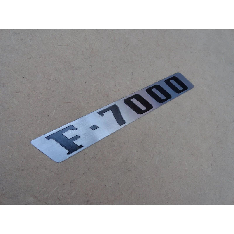 Emblema F-7000 do Emblema Lateral Esquerdo Capô F-7000 1972 a 1979