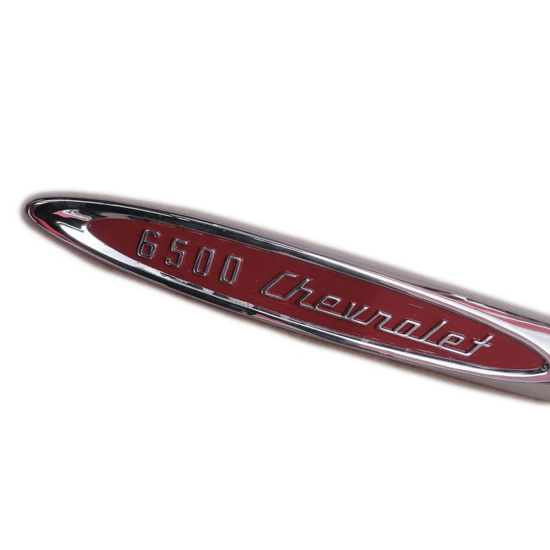 Emblema Lateral Direito do Paralama Caminhão Chevrolet 6500 Marta Rocha 57 