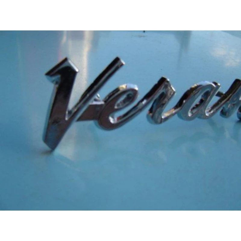 Emblema Lateral Traseira Veraneio 1964 a 1988 Cromado Fixação Parafuso Novo