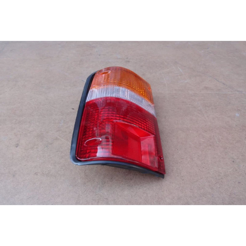 Lanterna Traseira Esquerda Toyota Hilux 92 à 01 Nova