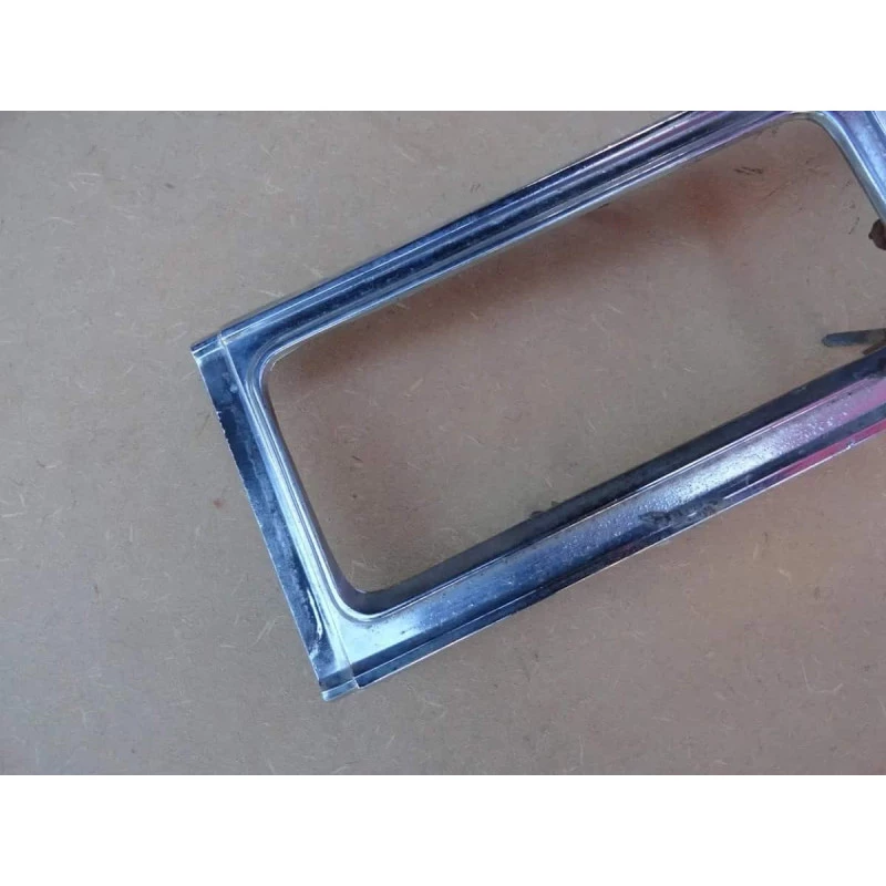 Moldura Friso Lanterna Traseira Direita Dodge Lebaron Magnum Moldura Friso Lanterna Traseira Direita Dodge Lebaron Magnum