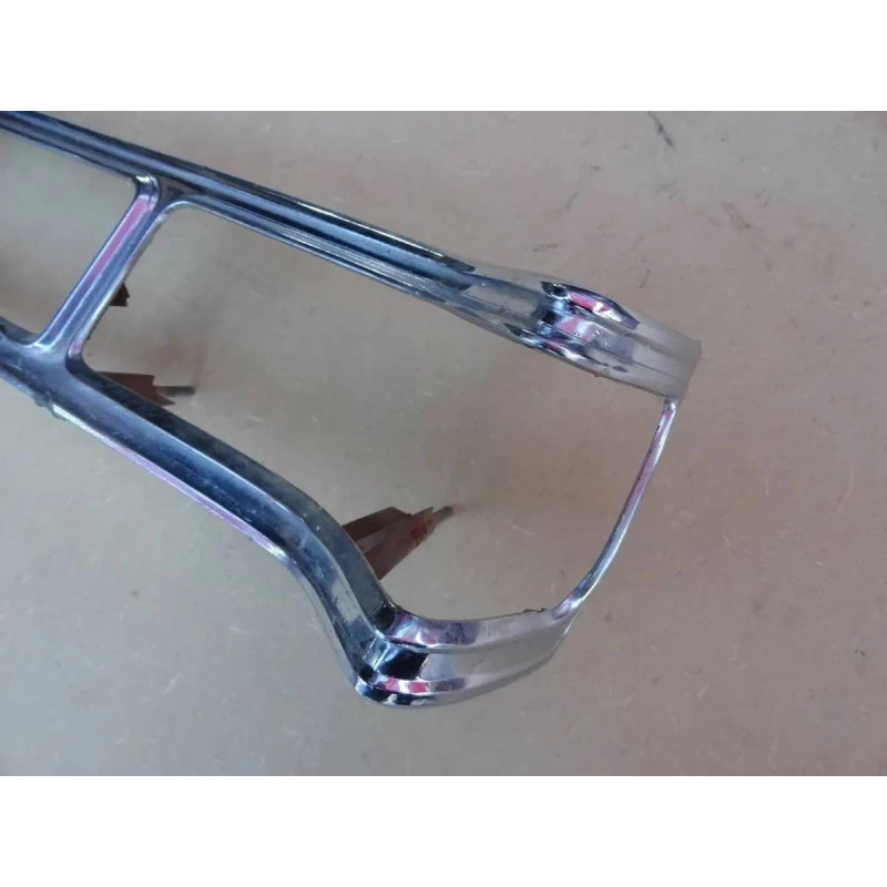 Moldura Friso Lanterna Traseira Direita Dodge Lebaron Magnum Moldura Friso Lanterna Traseira Direita Dodge Lebaron Magnum