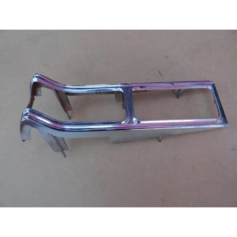 Moldura Friso Lanterna Traseira Direita Dodge Lebaron Magnum Moldura Friso Lanterna Traseira Direita Dodge Lebaron Magnum