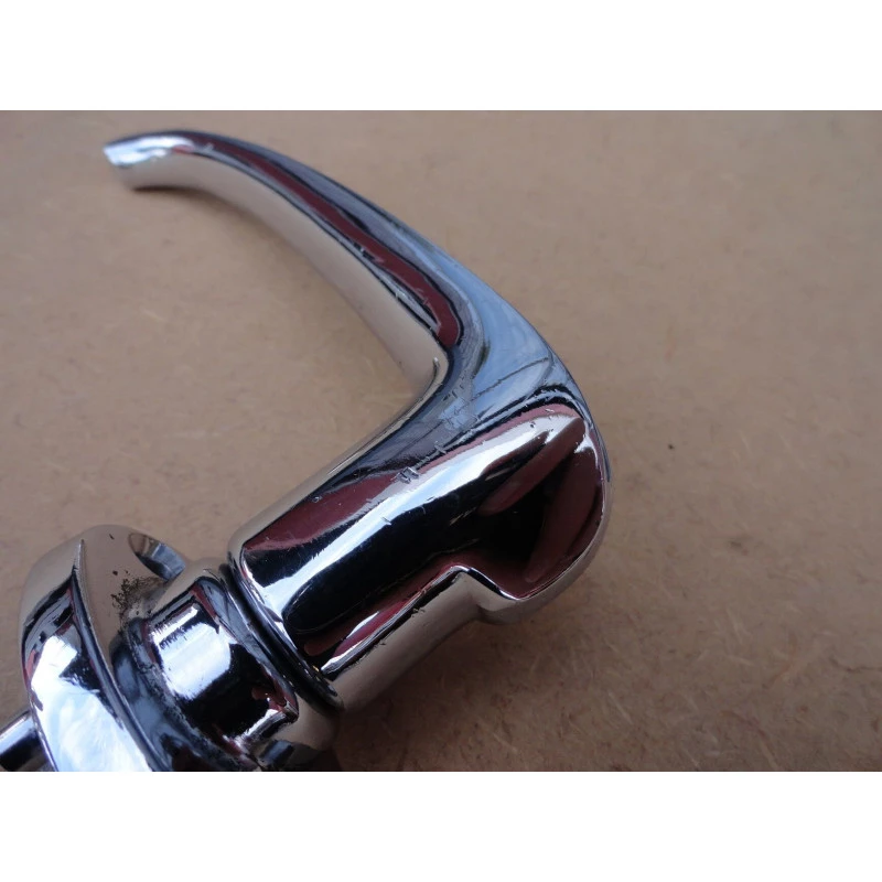 Maçaneta Externa Direita Mercedes Benz 1111 Lp 321 Sem Chave Nova