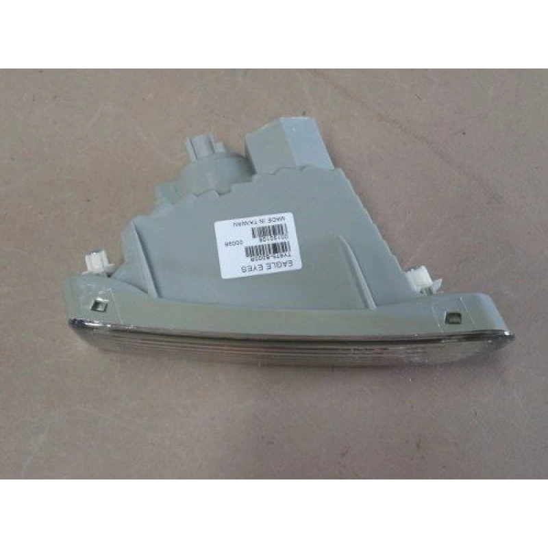 Pisca Parachoque Hilux SW4 99 à 03 Direito