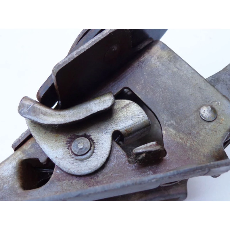 Fechadura Fecho Superior Capô F-100 F-600 62 à 64 e 69 à 71 - Braço Curto